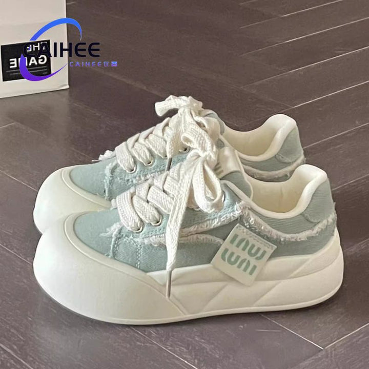Women Sneakers with trendy star application and comfortable outsole Mune Fashion