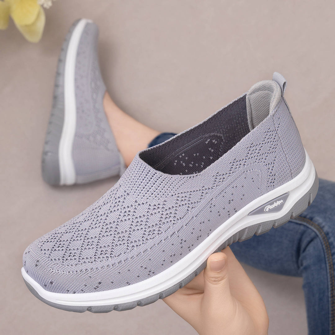Women's knitted slip-on comfort walker with memory footbed, elastic sock entry and non-slip profiled sole Mune Fashion