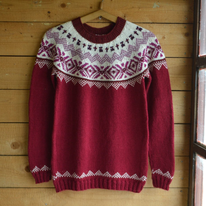 Women's Norwegian sweater made of wool blend with round neck and traditional Fair Isle yoke Mune Fashion