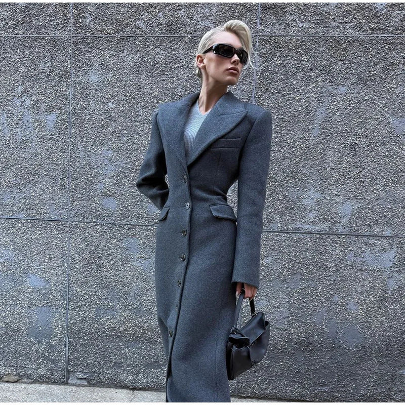 Ladies Elegant Wool Coat with Tailored Cut and Long Sleeves Mune
