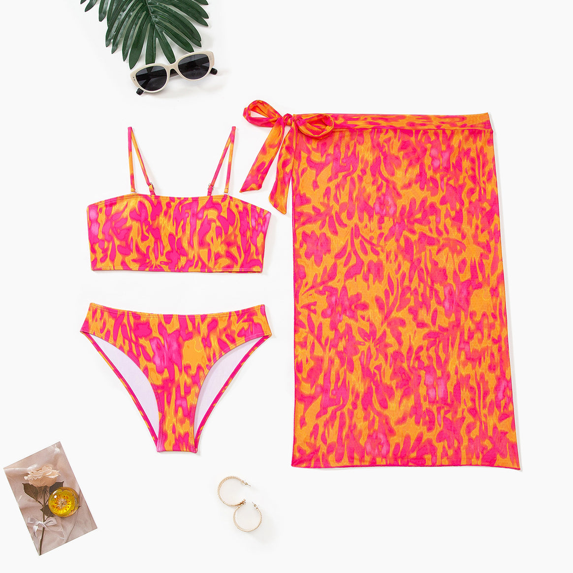 Women's bikini set with fashionable bandeau top and high-cut bottoms Mune Fashion