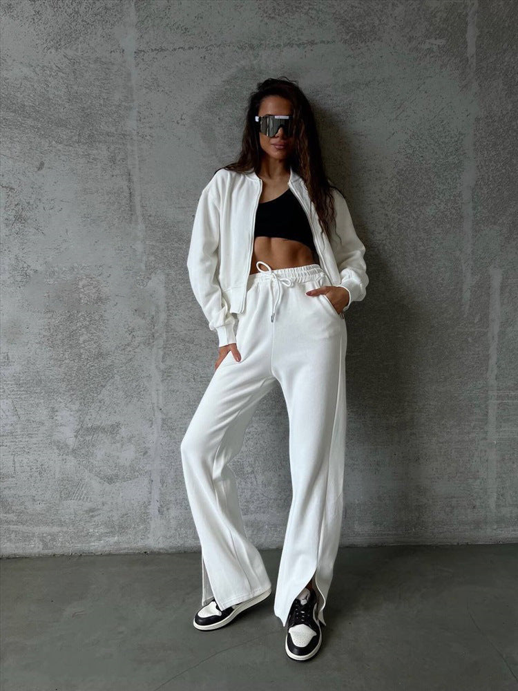 Women’s loungewear set with short zip jacket and high-waisted jogging pants with side split Mune Fashion