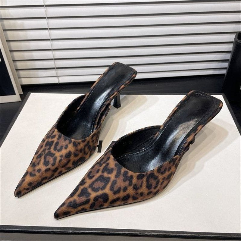 Women's pointed-toe mule with low kitten heel and backless design Mune Fashion