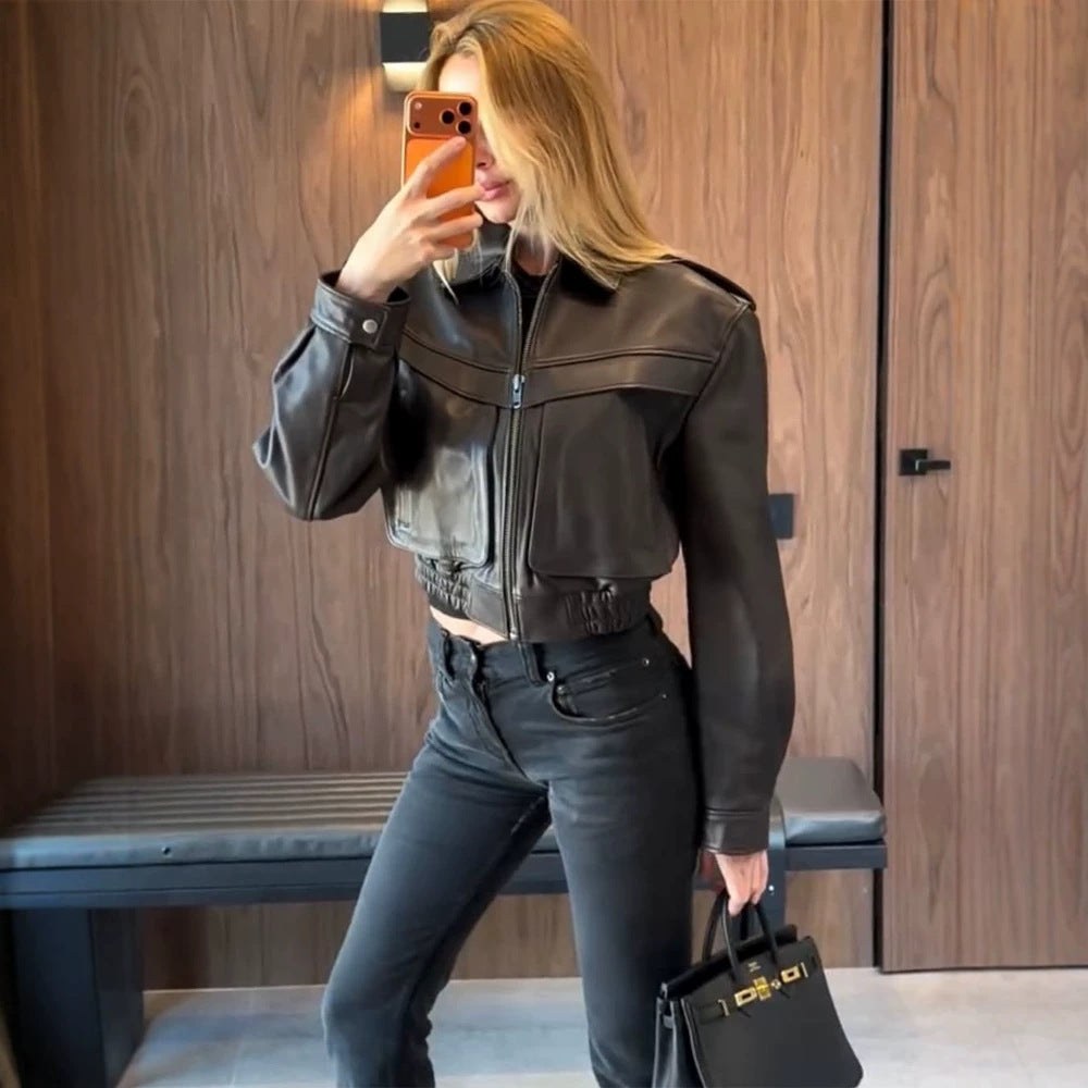 Women's short-cut leather jacket with elastic hem and patch chest pockets Mune Fashion