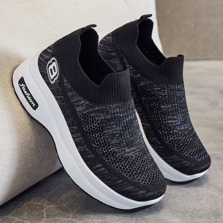 Women's breathable knitted sneakers with platform sole and elastic sock construction Mune Fashion