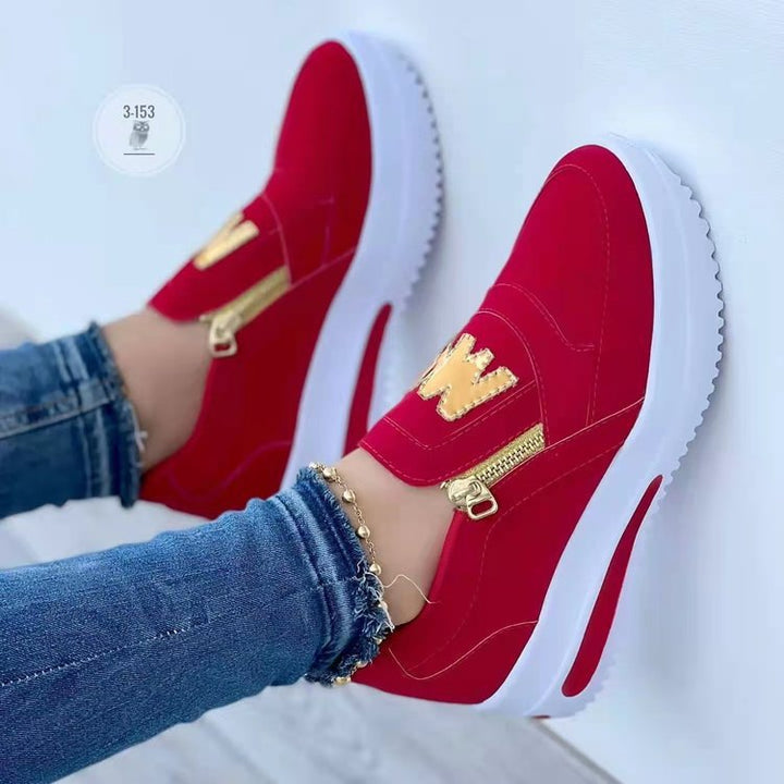 Women's Slip-On Platform Sneakers with Side Decorative Zipper and Metallic Logo Application Mune Fashion