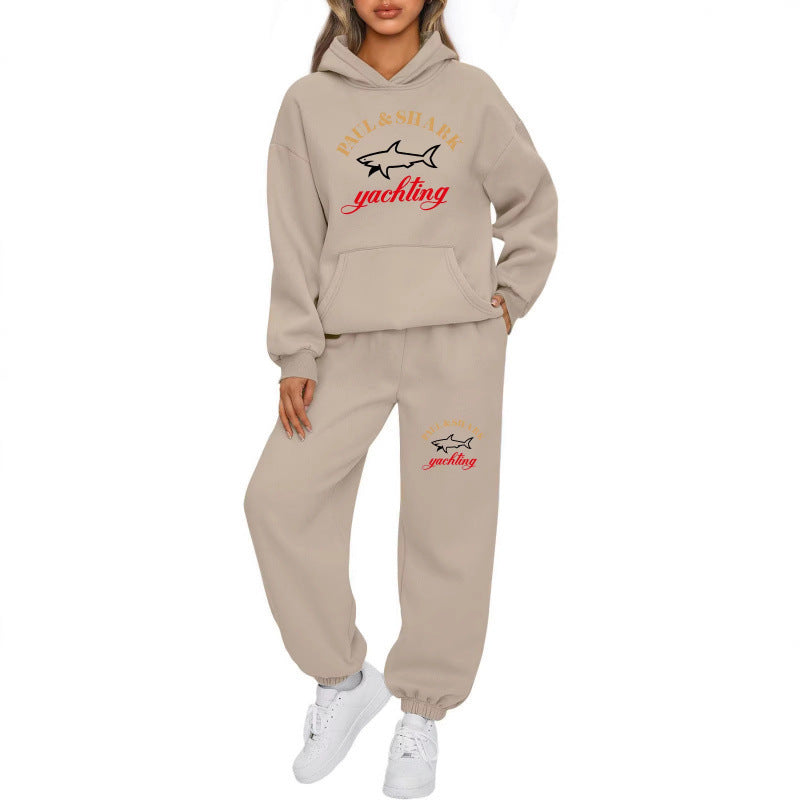 Women's oversized hoodie and jogger set with hood, kangaroo pocket, and ribbed cuffs Mune Fashion
