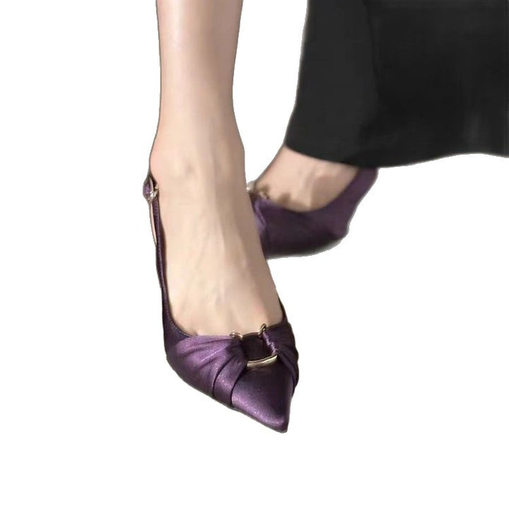 Women’s pumps with heel strap, pointed toe, gathered vamp and delicate stiletto heel