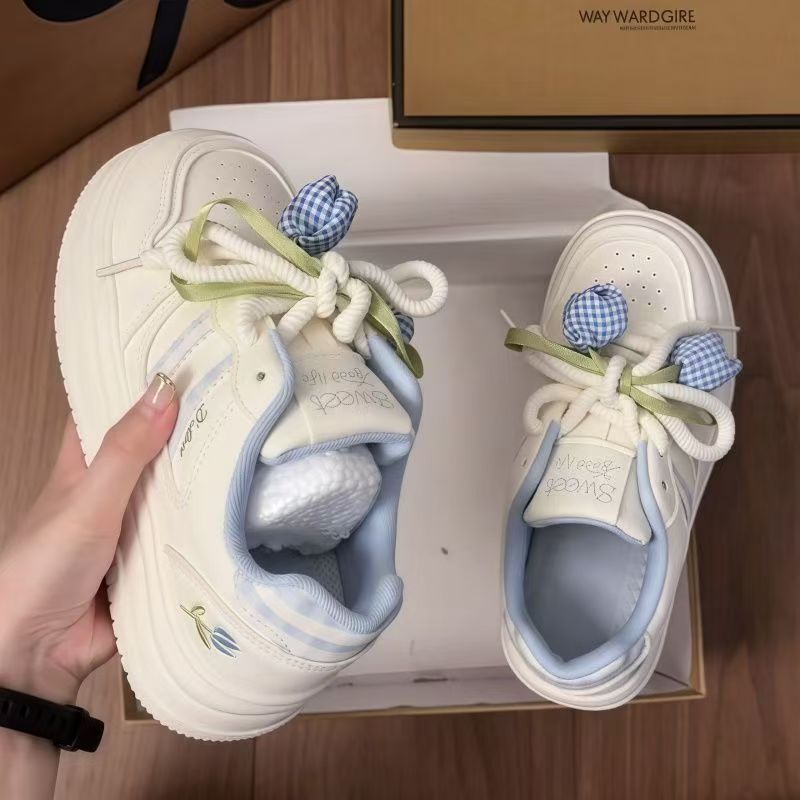 Women Sneakers with playful design and decorative bows from Mune Fashion