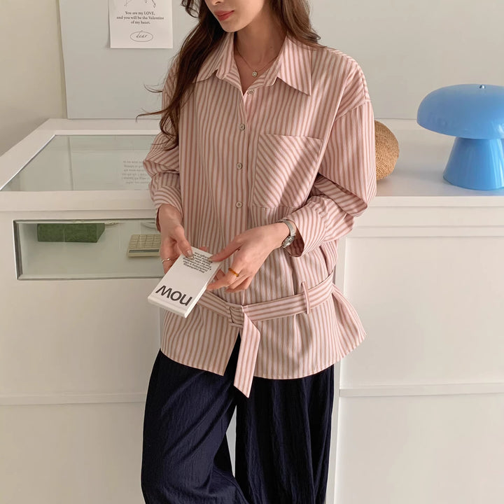 Damen Elegante gestreifte Bluse mit Gürtel Mune Fashion