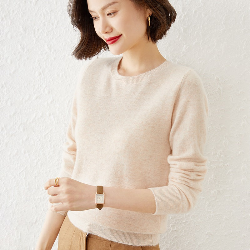 Women's Short-Cut Fine Knit Sweater with Round Neckline and Ribbed Hem Mune Fashion