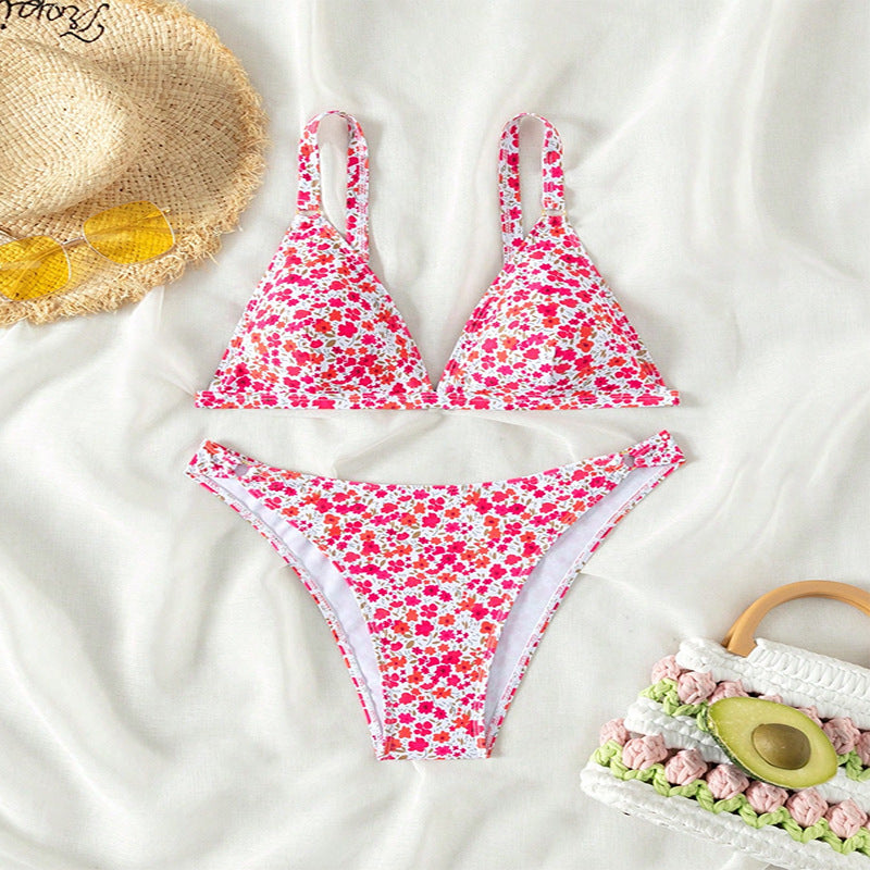 Women's Triangle Bikini with Romantic Floral Pattern Mune Fashion
