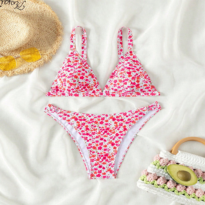 Women's Triangle Bikini with Romantic Floral Pattern Mune Fashion