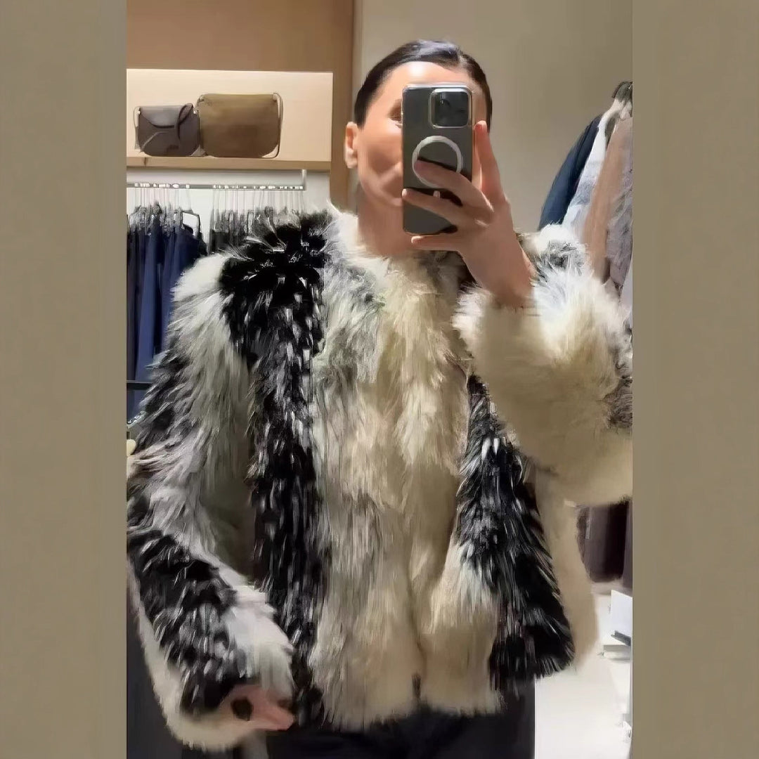 Women's cropped faux fur jacket with contrasting vertical trims and round neck Mune Fashion