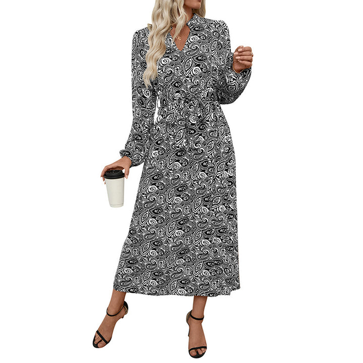 Women's Maxi Dress with Tailored Cut and Floral Patterns Mune Fashion