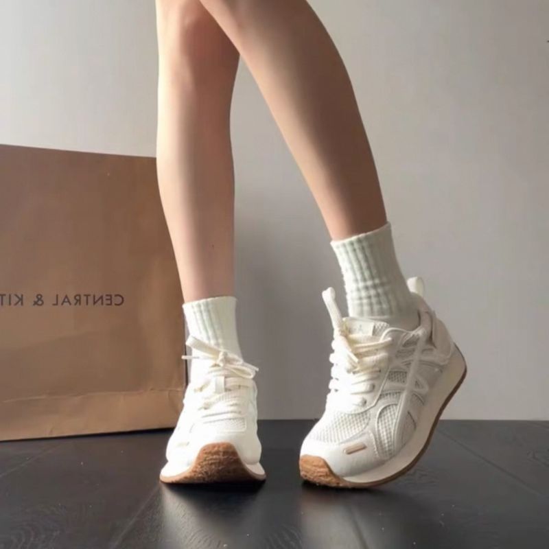 Women Lightweight Casual Sneakers with Mesh Structure, Shock-Absorbing EVA Midsole and Overlay Design Mune Fashion