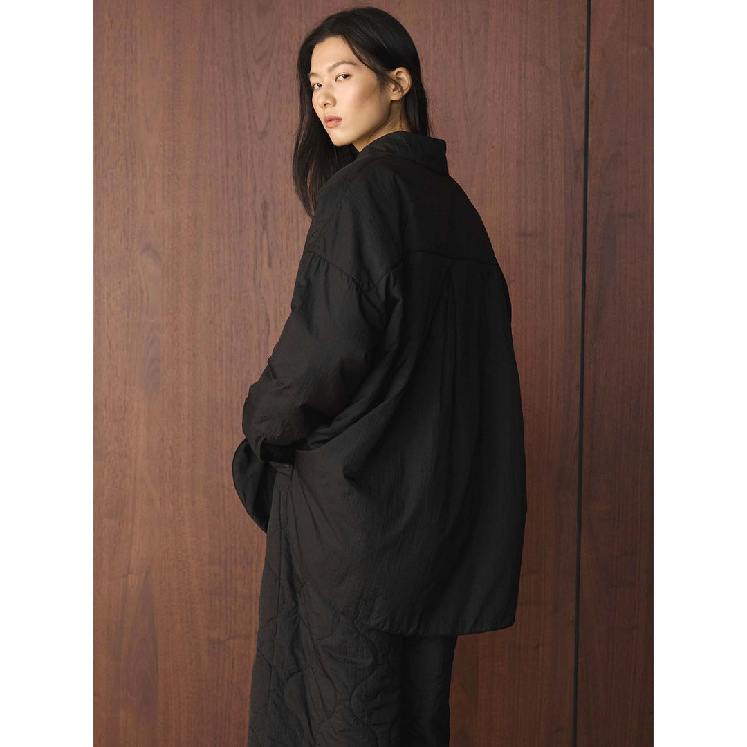Women's loosely cut quilted oversized shirt jacket with kent collar and concealed button placket Mune Fashion