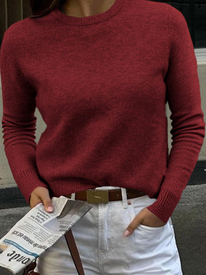 Women short cut fine knit sweater with wide boat neckline and ribbed cuffs Mune Fashion