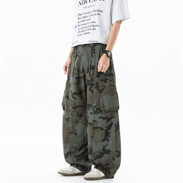 Men's Loose Cargo Pants in Camouflage Military Look with Elastic Tunnel Drawstring Waistband and Multifunctional Pockets Drune