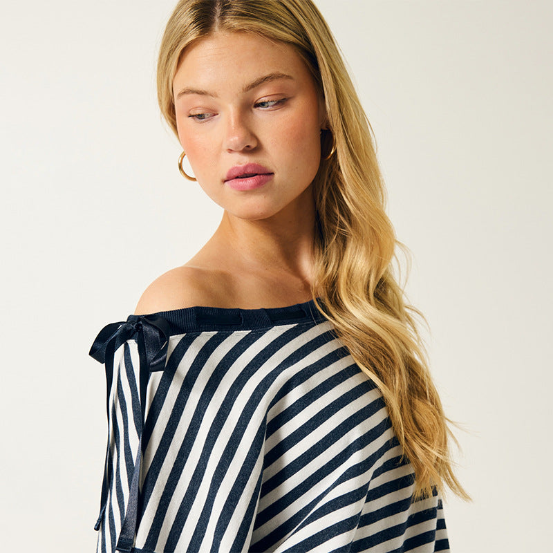 Women's oversized sweatshirt in marine look with off-shoulder, button placket and satin bows Mune Fashion