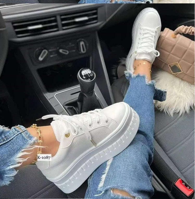 Women’s Fashion Platform Sneakers with Smooth Upper Material, Side Zipper and Distinctive Tread Sole Mune Fashion