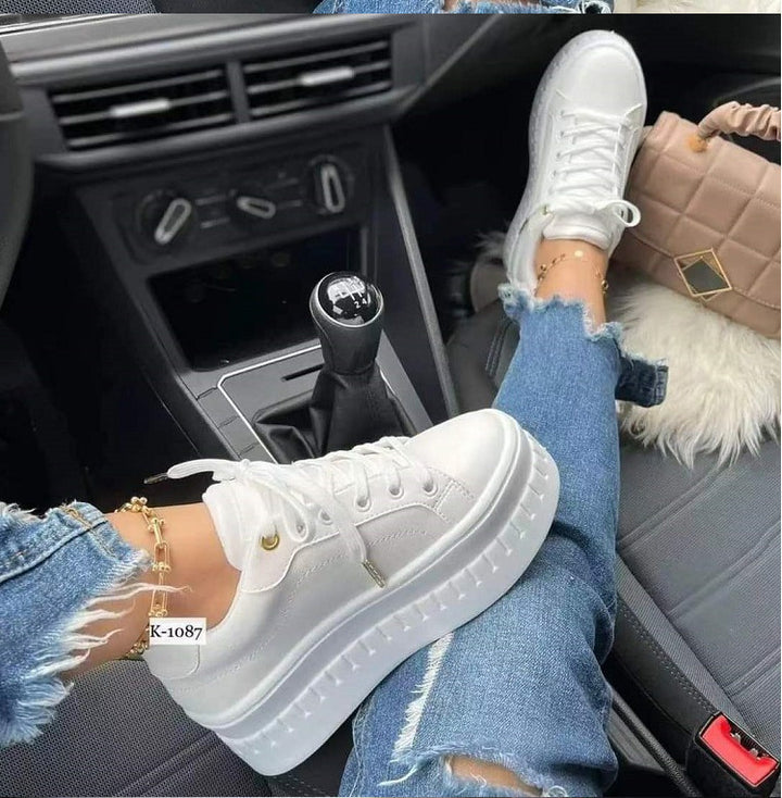 Women’s Fashion Platform Sneakers with Smooth Upper Material, Side Zipper and Distinctive Tread Sole Mune Fashion