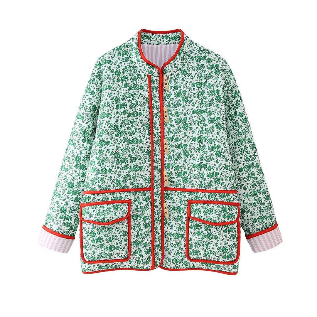 Women's quilted short jacket with stand-up collar, decorative button strip and applied flap pockets Mune Fashion
