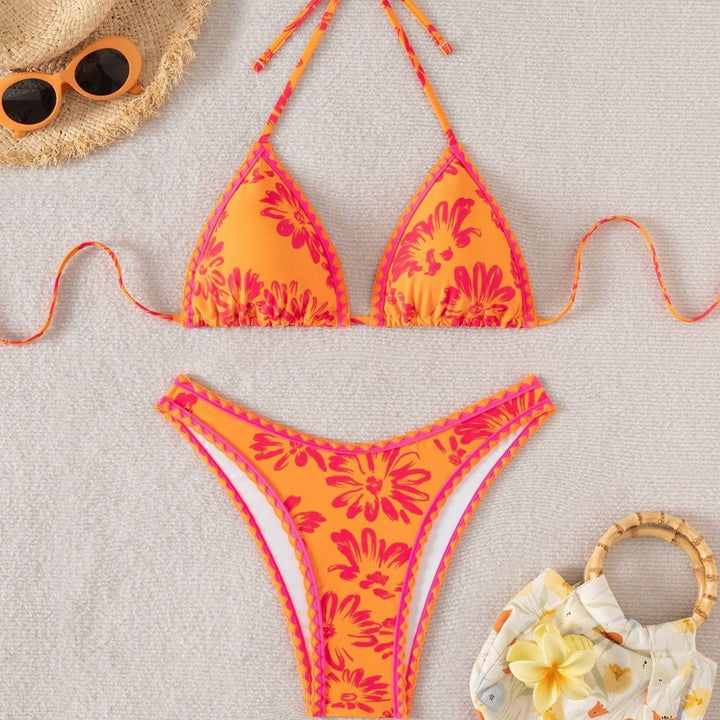 Women Triangle Bikini with Playful Floral Pattern Mune Fashion