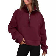 Ladies oversized short pullover with stand-up collar, half zipper and kangaroo pocket Mune Fashion