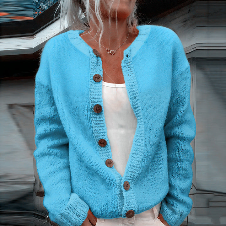 Ladies cozy knitted cardigan with decorative wooden buttons and round neckline Mune Fashion