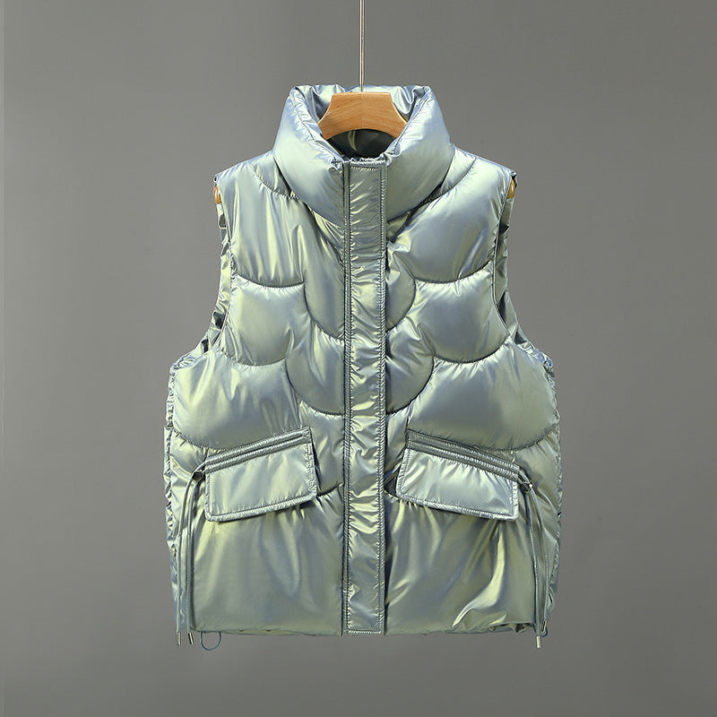 Women's quilted gilet with high stand-up collar, padded, two flap pockets and adjustable hem Mune Fashion