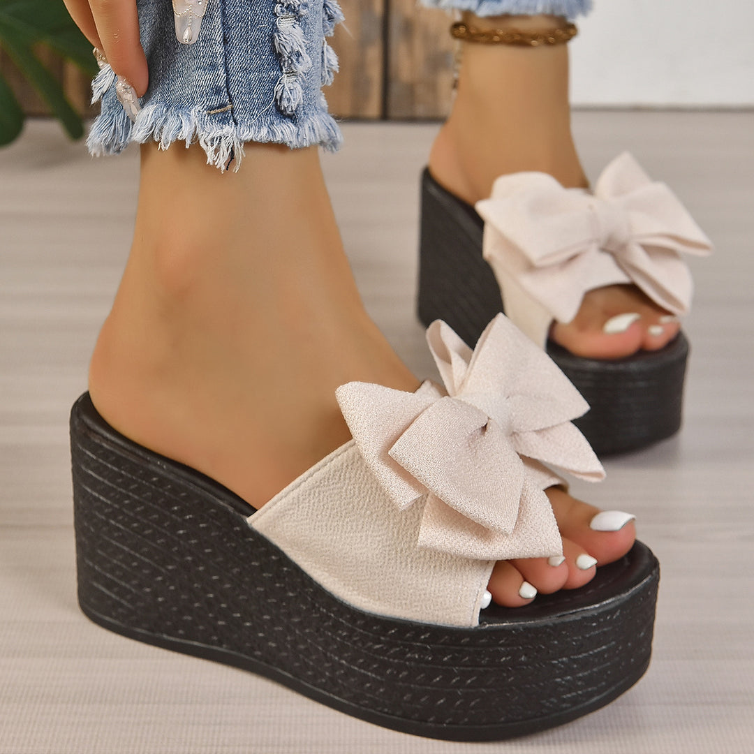 Women's wedge sandals with large decorative bow and fabric-covered platform Mune Fashion