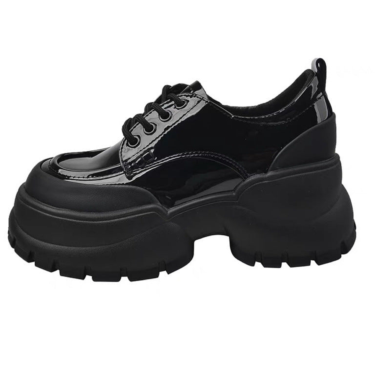 Ladies Platform Derby Shoes with Patent Look and Solid Profile Sole Mune Fashion