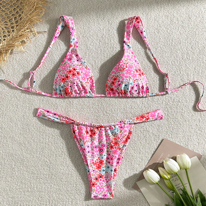Women's Triangle Bikini with Elegant Floral Pattern Mune Fashion