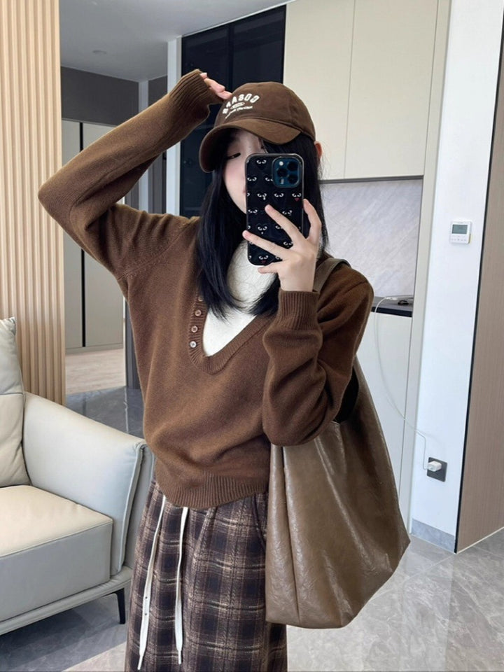 Women's Deep V-Neck Fine Knit Sweater with Layering Effect and Light Waist Definition Mune Fashion