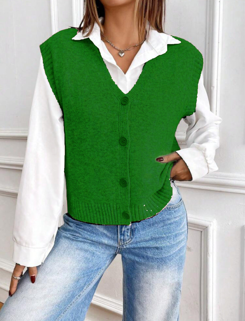 Ladies Knit Vest with V-Neck and Stylish Buttons Mune