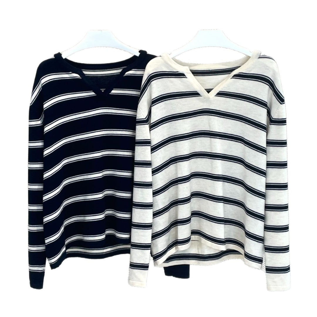 Ladies loose-fitting cotton long sleeve with V-neck slit and maritime stripes Mune Fashion