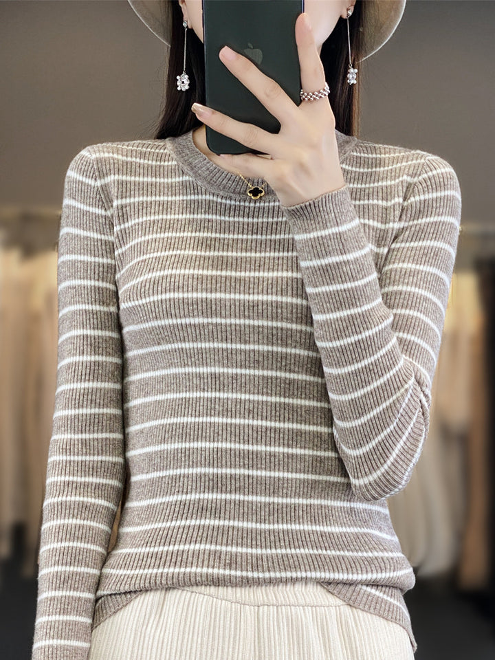 Ladies slim-fit fine-knit sweater with subtle stripe texture and round neck Mune Fashion