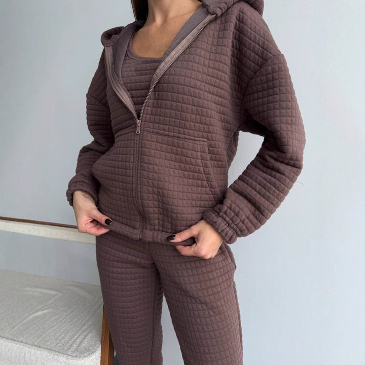 Women's Quilted Loungewear Set with Zip Hoodie, Cropped Bustier and High-Waisted Joggers Mune Fashion