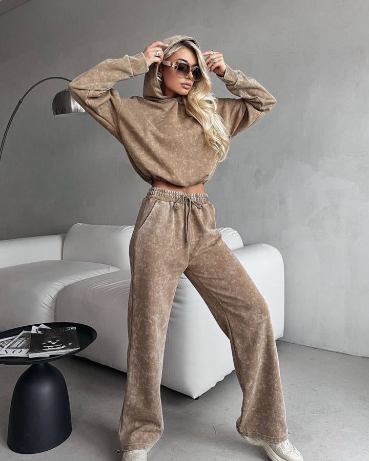 Women's cropped hoodie and high-waisted jogging pants set Mune Fashion