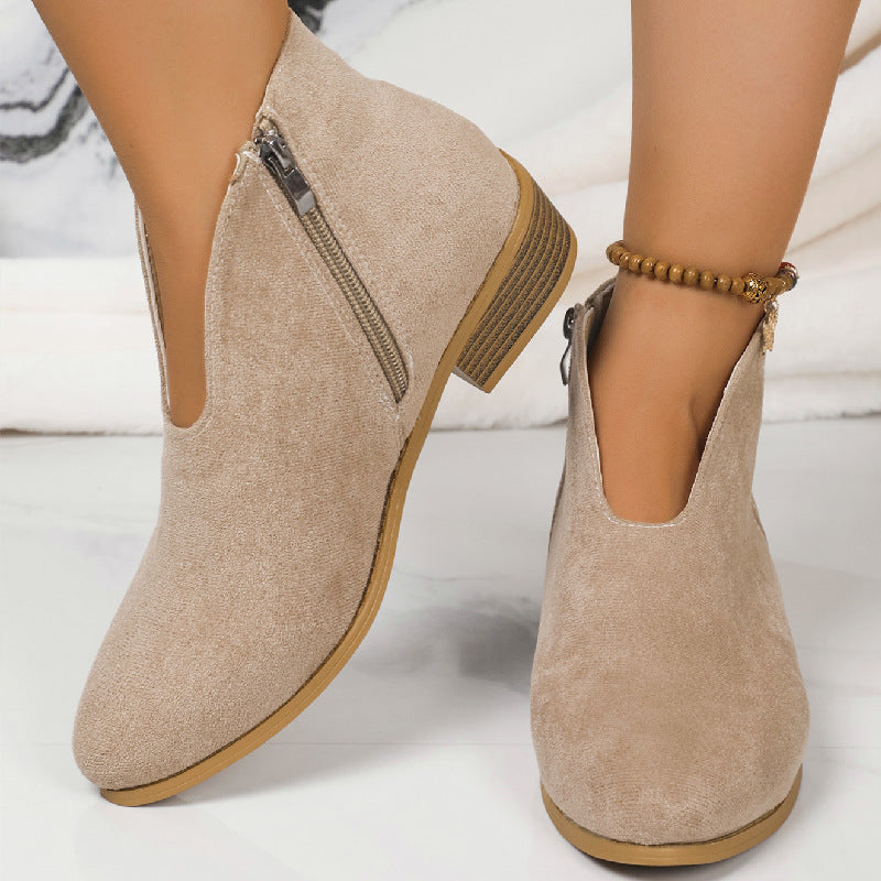 Women's ankle-high ankle boots with V-neck, soft upper material, and lightweight wooden block heel Mune Fashion