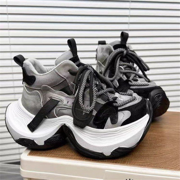 Damen Chunky Plateau-Sneaker mit mehrlagiger sculpted Sohle und Wildleder‑Mesh‑Details Mune Fashion