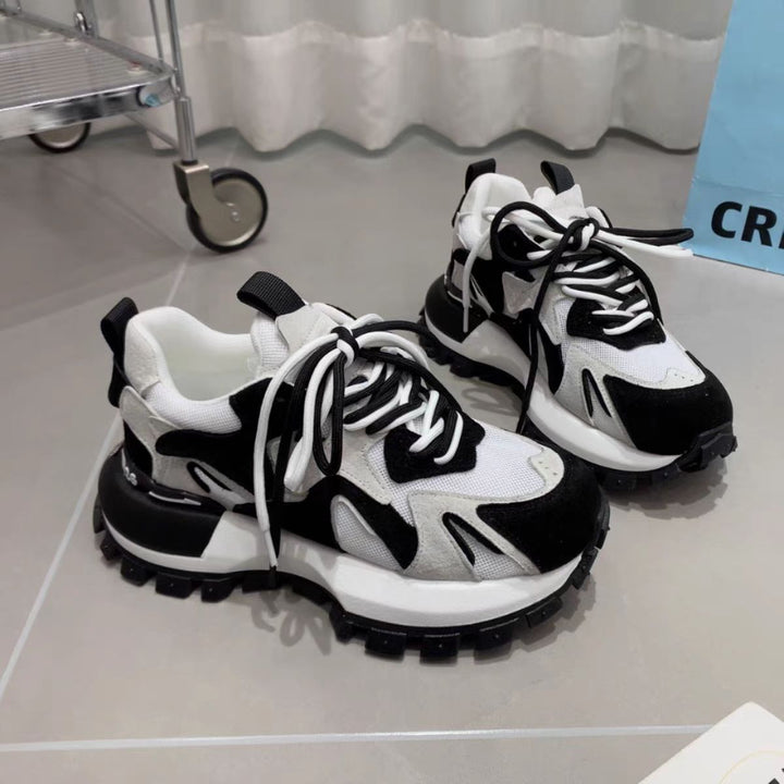 Ladies sporty sneakers with cushioned sole and breathable upper material Mune Fashion
