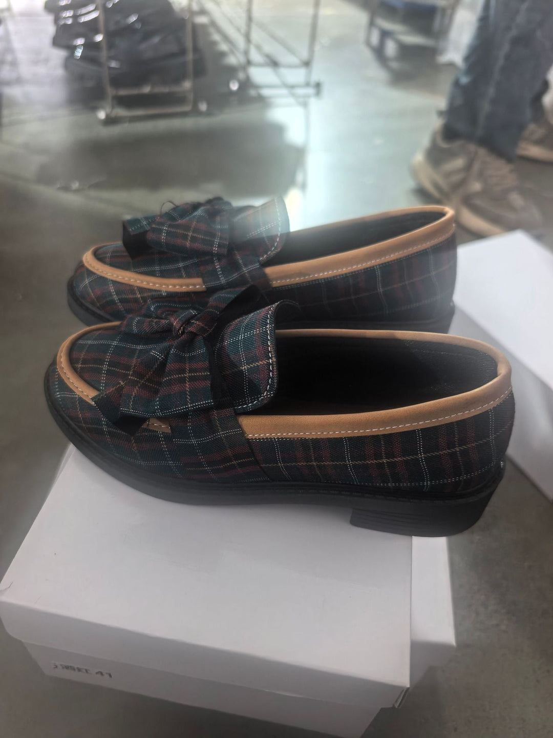 Damen Loafer mit Karo‑Muster und Schleifenapplikation Mune Fashion