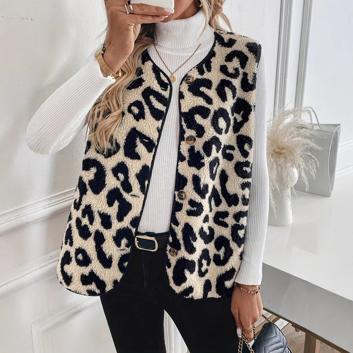 Ladies non-padded teddy vest with leopard print, button placket and quilted inserts Mune Fashion