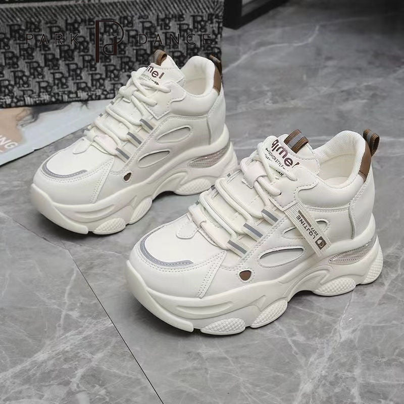 Women's sporty sneakers with airy mesh surface and sturdy sole Mune Fashion