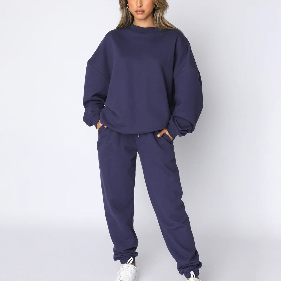 Women slightly oversized fleece leisure set with sweatshirt and joggers Mune Fashion