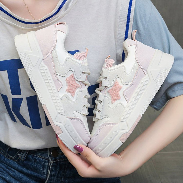 Women's sneakers with sparkling star appliqué and comfortable cushioning Mune Fashion