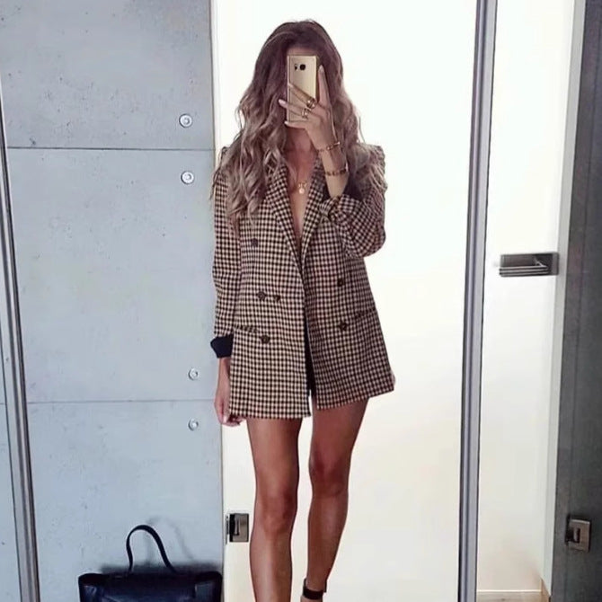 Ladies tailored long blazer in double-breasted with lapel collar and flap pockets Mune Fashion
