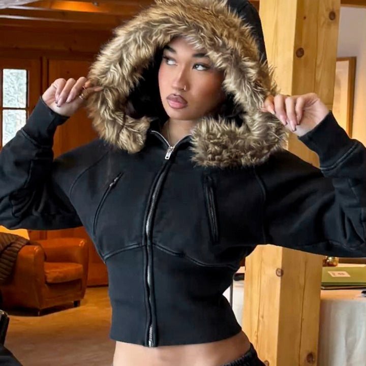 Women's short cut hoodie with faux fur hood, zipper and fitted cuff Mune Fashion